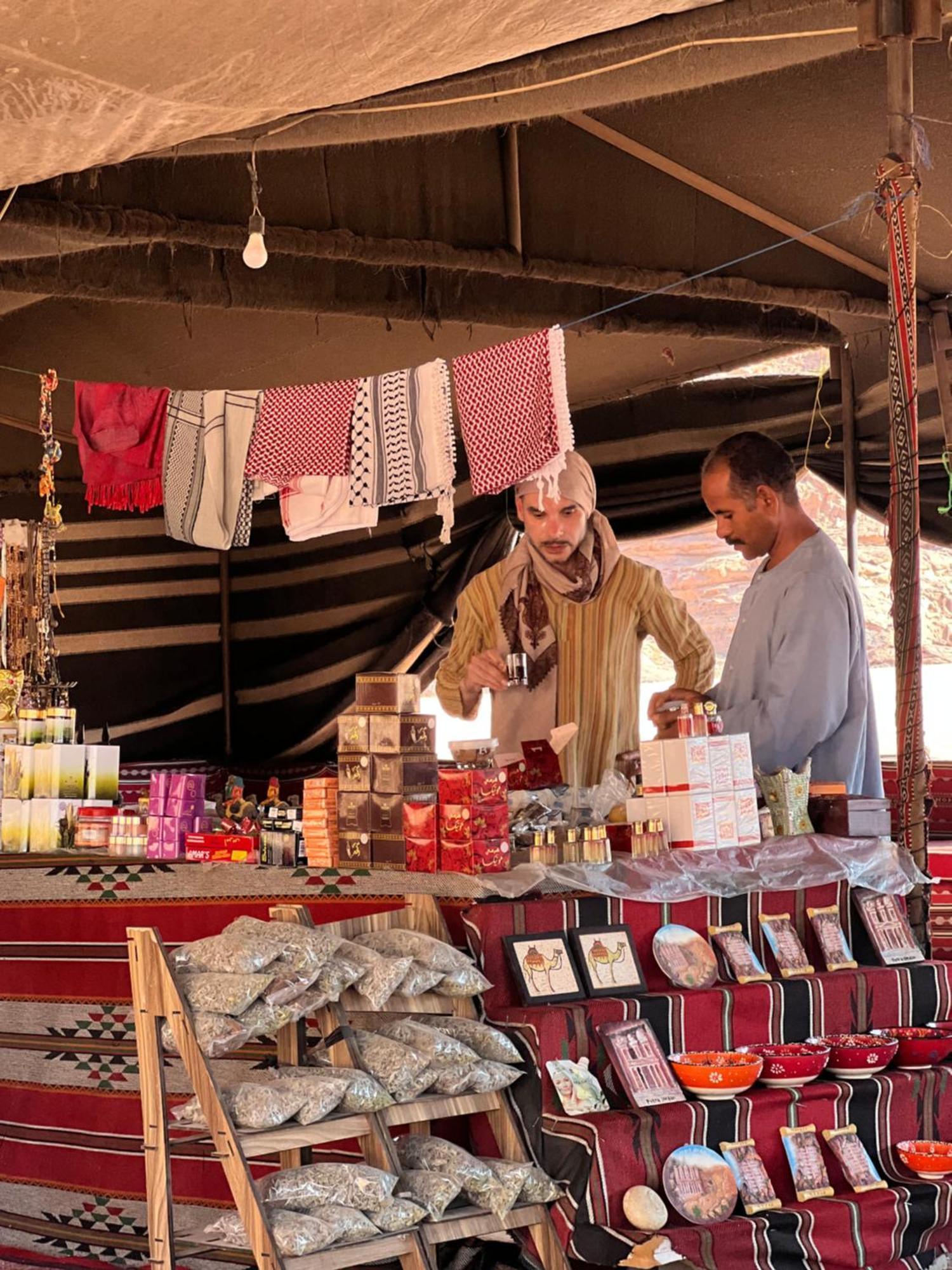 Rum Royal Flower Luxury Camp Ουάντι Ραμ Εξωτερικό φωτογραφία
