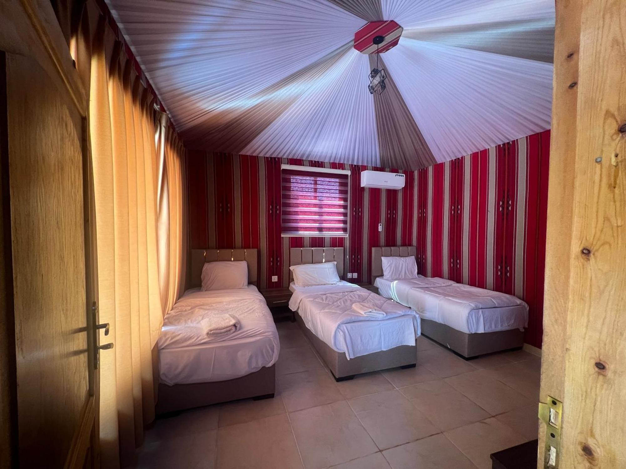 Rum Royal Flower Luxury Camp Ουάντι Ραμ Εξωτερικό φωτογραφία